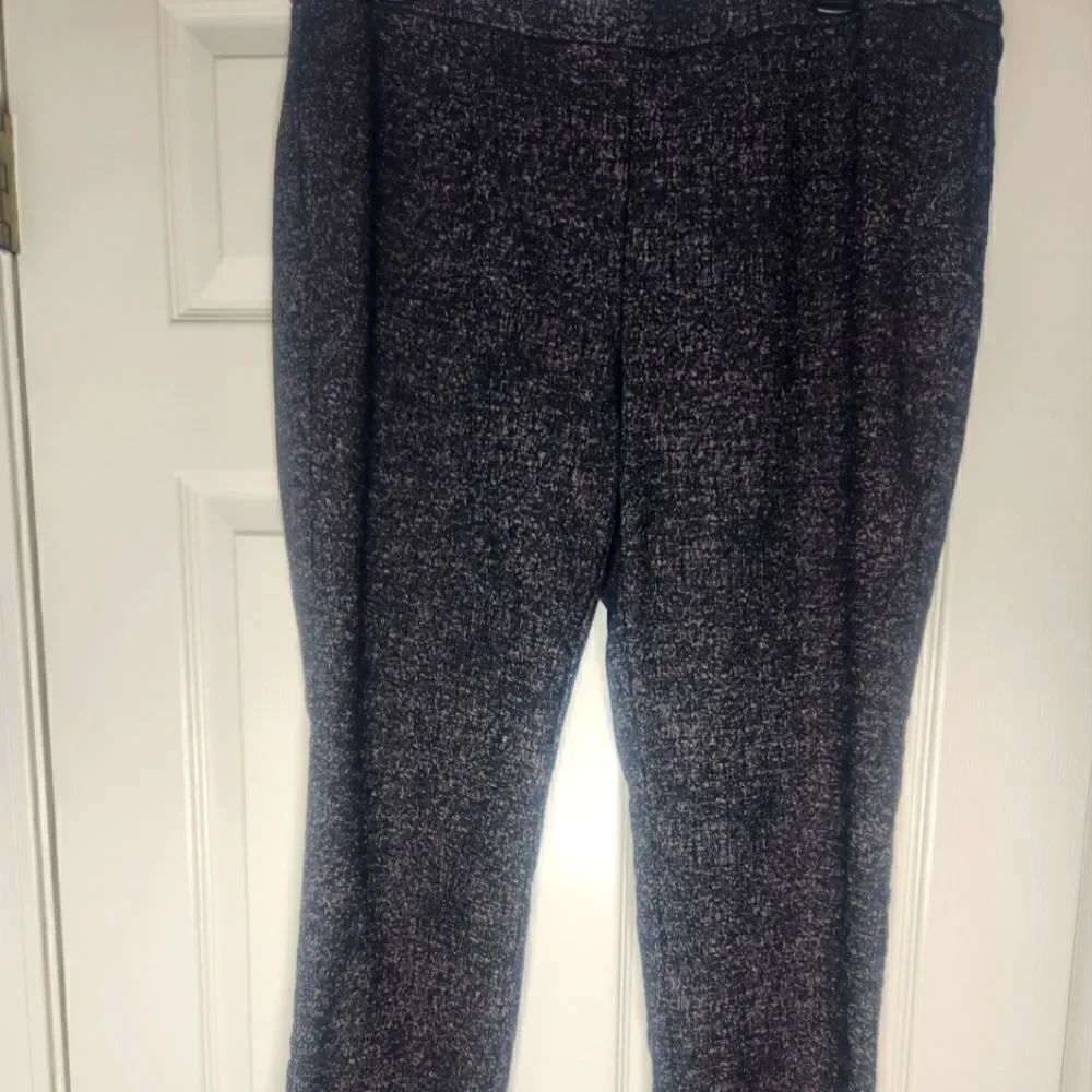 Briggs 16W Black White Ankle Length Rayon Blend Pull on Women’s Dress Pants